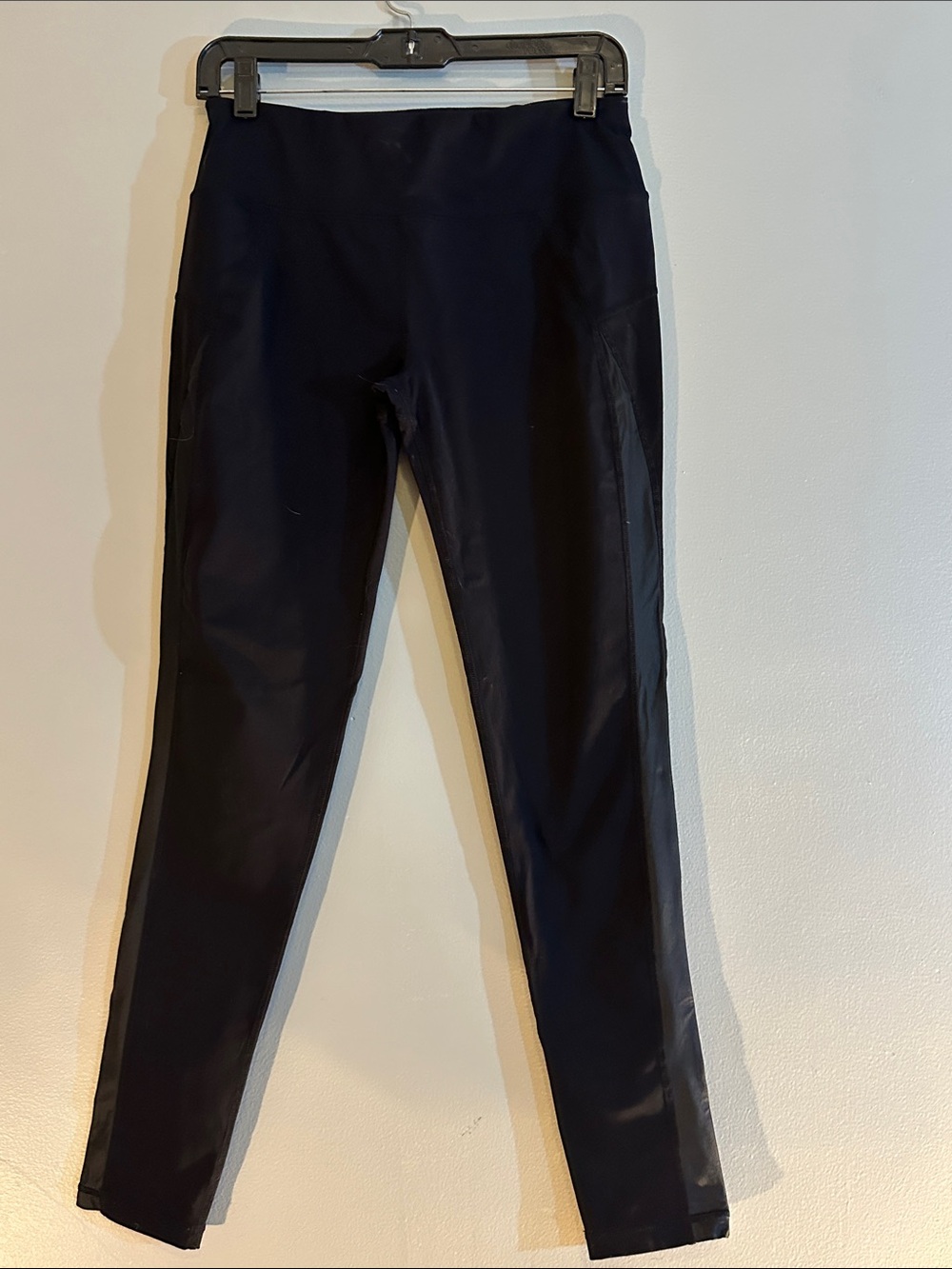 EUC Sweaty Betty  black  Stretch Leggings size medium